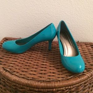 Aqua colored 2 inch heels