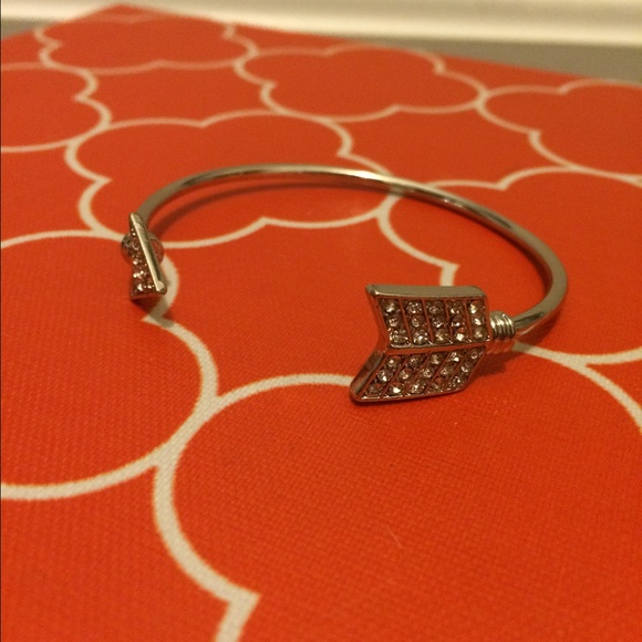 Sliver Arrow Cuff Bracelet - Picture 3 of 4