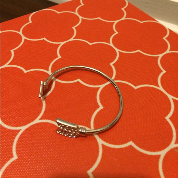 Sliver Arrow Cuff Bracelet - Picture 4 of 4