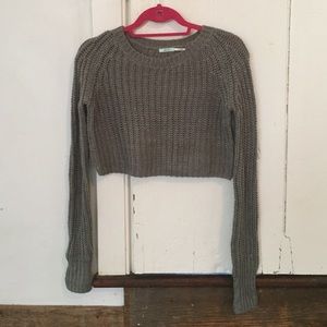 URBAN OUTFITTERS grey cropped sweater