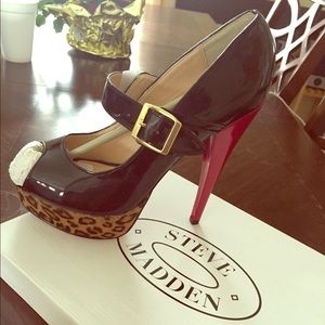 Steve Madden Pumps.