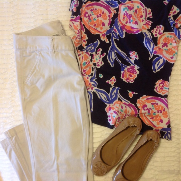 American Eagle Khaki Pants