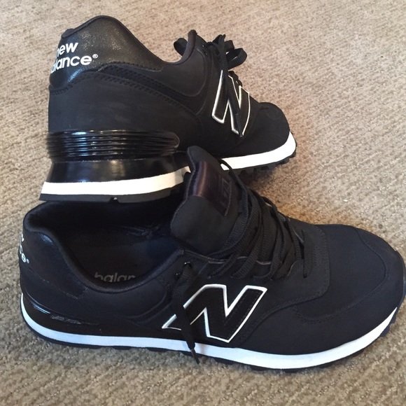 New Balance Tennis Shoes