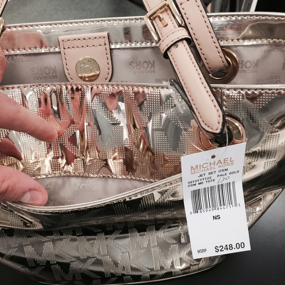 Michael Kors - Picture 2 of 3