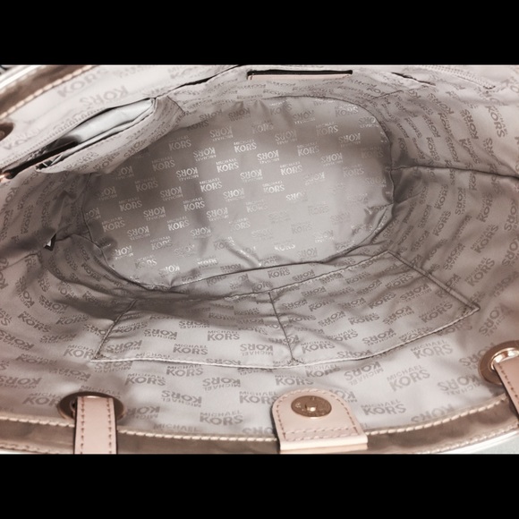 Michael Kors - Picture 3 of 3