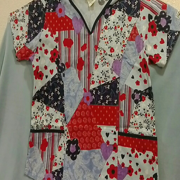 UA scrub top