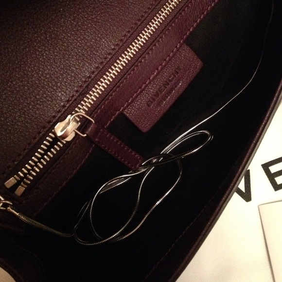 🚨SALE🚨Givenchy Obsedia Chain Clutch - Picture 3 of 4