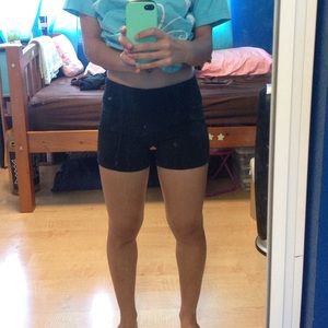 🚫TRADED More pics of lulu shorts