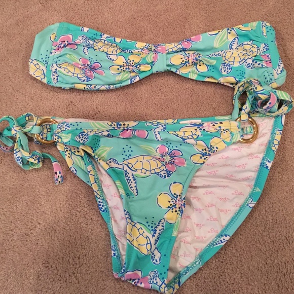 Pre loved Lilly Pulitzer xs moving slowly bikini