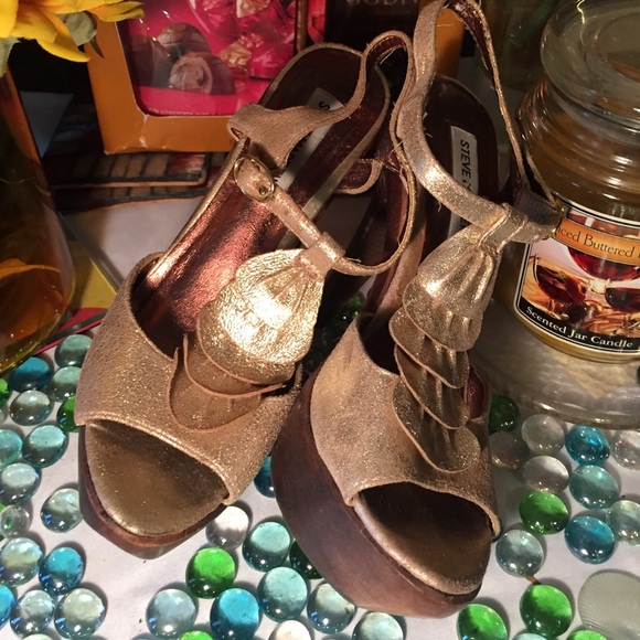 Steve Madden Shoes - Steve Madden Golden Heels