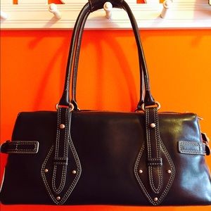 Cole Haan blk leather handbag