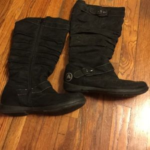 Airwalk black faux suede boots