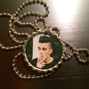 Matt Healy 1975 bottle cap necklace