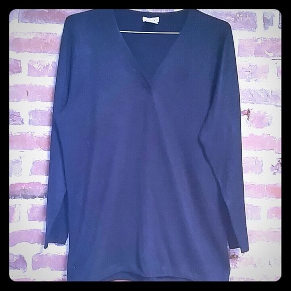 Black long sleeved shirt