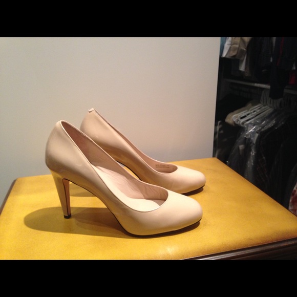 Cole Haan Air Pumps size 8