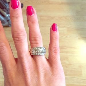 10K white gold diamond ring