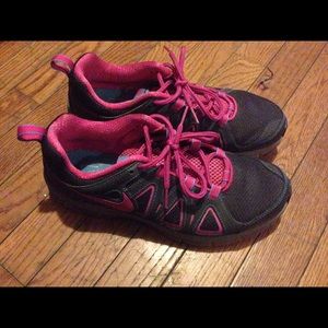 NIKE Alvord 10s, almost new!