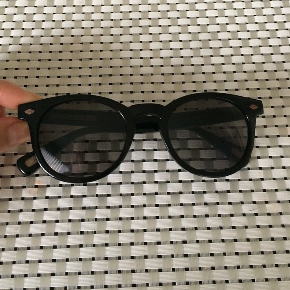 || MARC BY Marc Jacobs • s u n g l a s s e s || - Picture 2 of 3