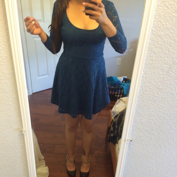 Dress - Picture 2 of 3