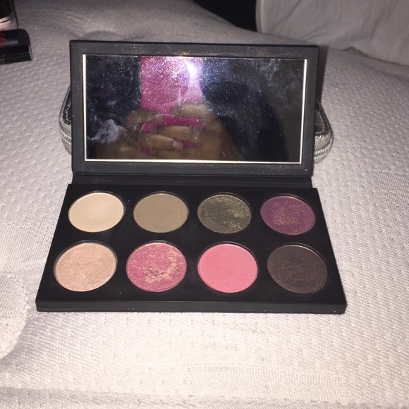 Eyeshadow pallette
