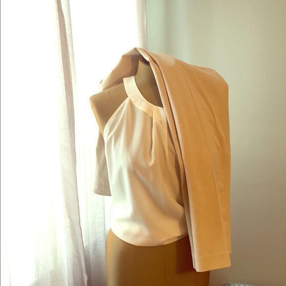 Eva Mendes White halter top/pleated neckline