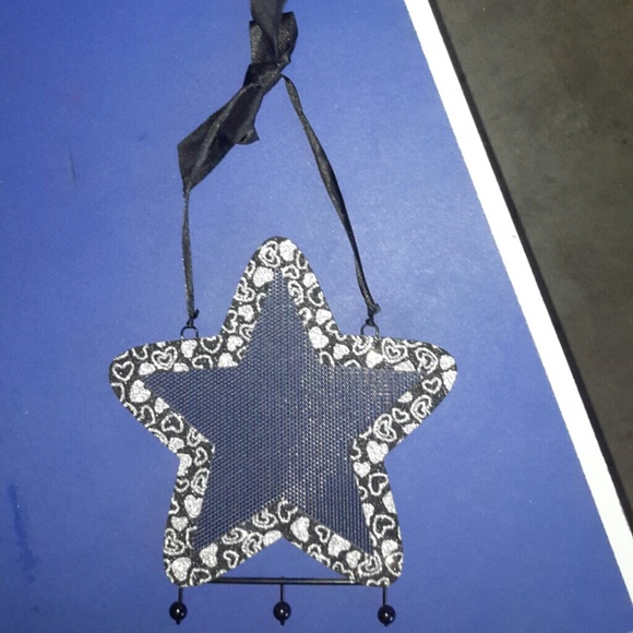 Jewelry hanger