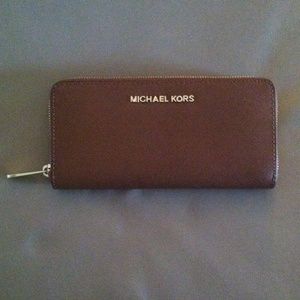 Michael kors zippered wallet