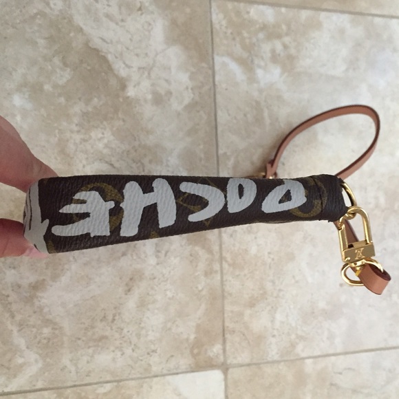 Louis Vuitton small handbag - Picture 2 of 4