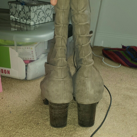 Vince Camuto Tan Boots - Picture 3 of 4