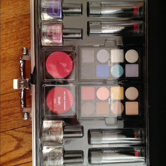 Makeup box 💋 - Picture 3 of 4