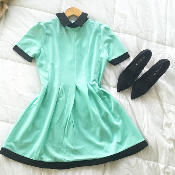 Dresses & Skirts - 🎉Hold for Emily 🎉Peter Pan Collar Dress