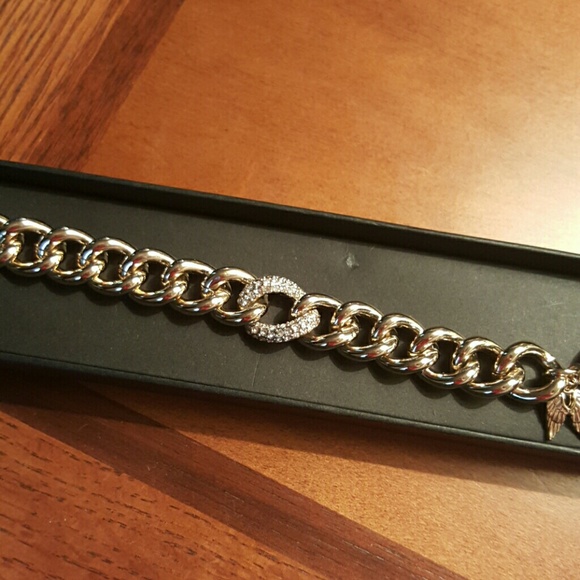 Victoria's Secret gold tone bracelet new - Picture 2 of 4