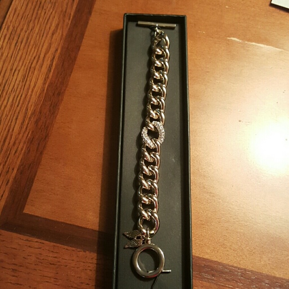 Victoria's Secret gold tone bracelet new - Picture 4 of 4