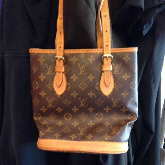 Authentic Louis Vuitton bucket bag
