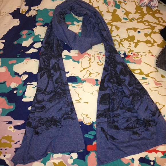 blue scarf - Picture 2 of 4