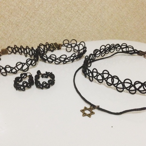 Choker necklace, rings and braclet set