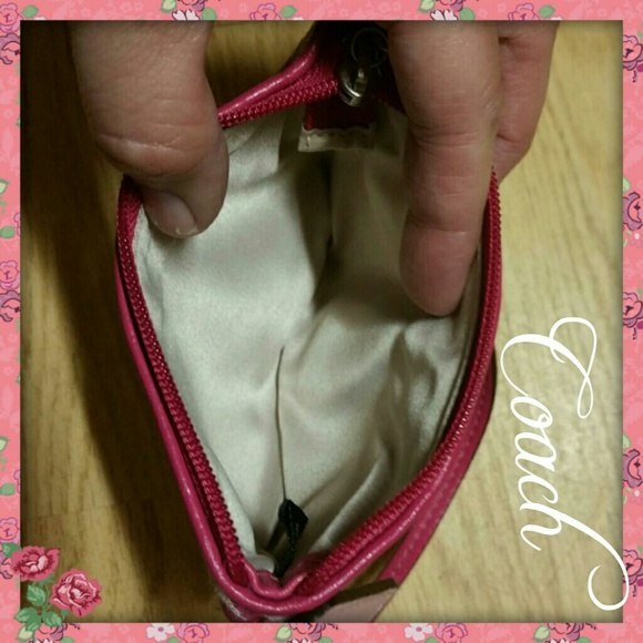 Coach wristlet beautiful pink - Picture 3 of 3