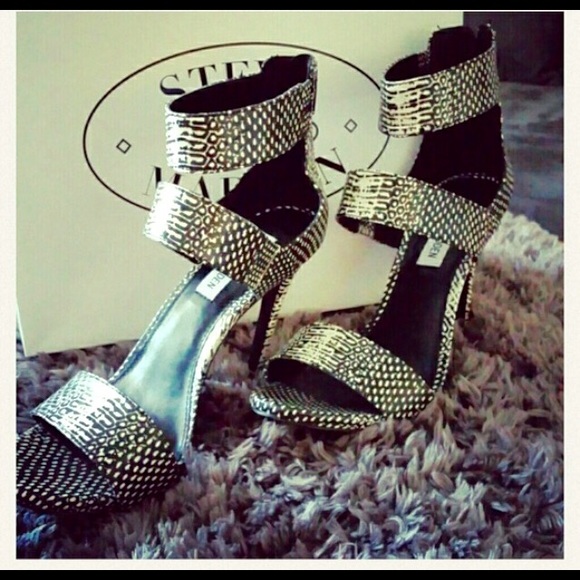 Steve Madden Shoes - 📍SOLD📍Steve Madden MIRA Silhouette