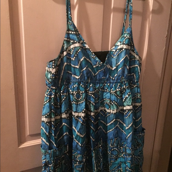 Dress - Picture 3 of 4