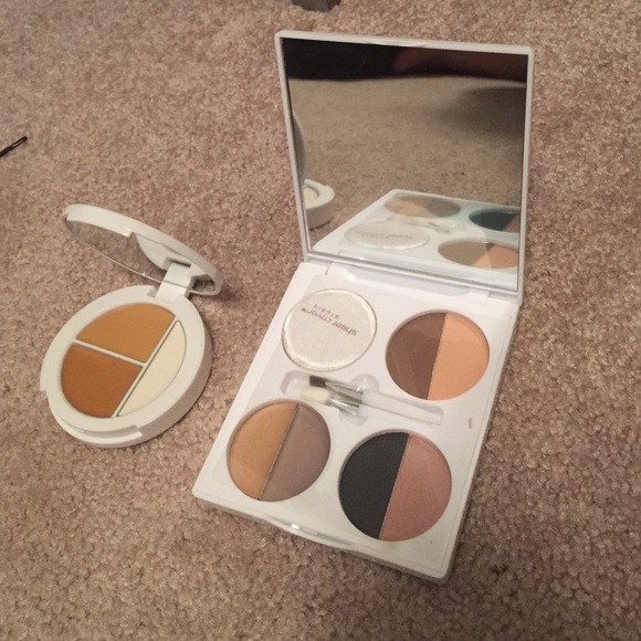 Sheer cover Conceal & BrightenTrio and Face Pallet