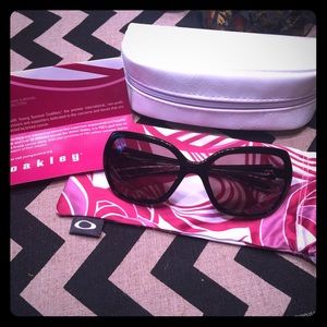 Oakley women's sunglasses