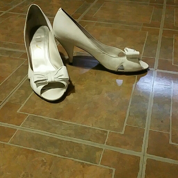 White Pumps! !!