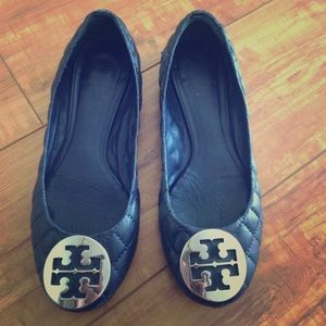 Tory burch navy quilted shoes