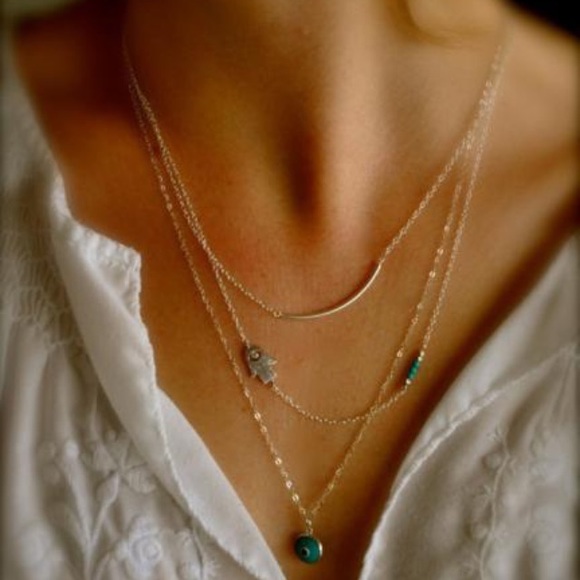 Jewelry - Charming Hamsa Necklace