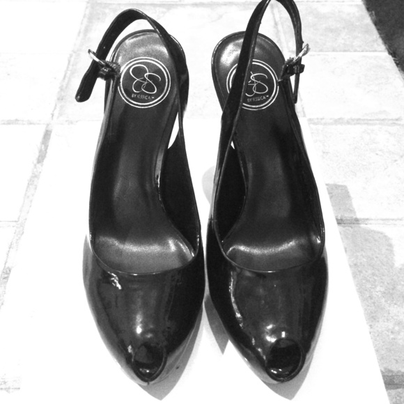 Black Peep-Toed Heels