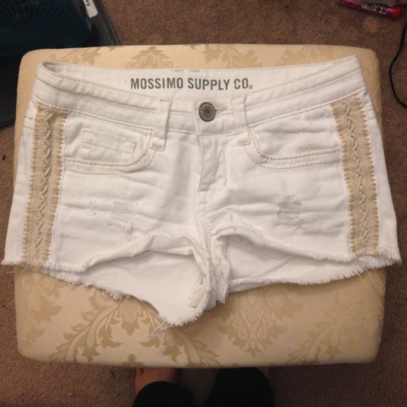 HOLDING Mossimo Supply Co. White Shorts