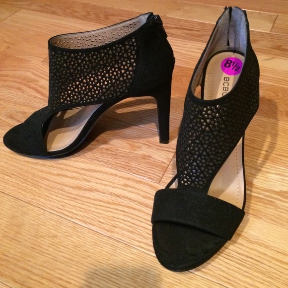 BCBGeneration black suede laser cut platform heels - Picture 1 of 3