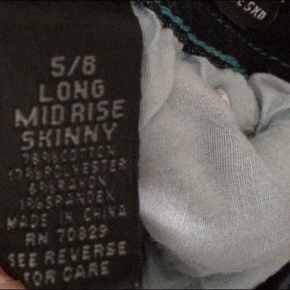 Mid Rise Jeans - Picture 2 of 4