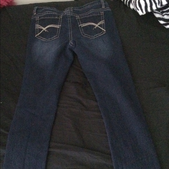 Mid Rise Jeans - Picture 3 of 4
