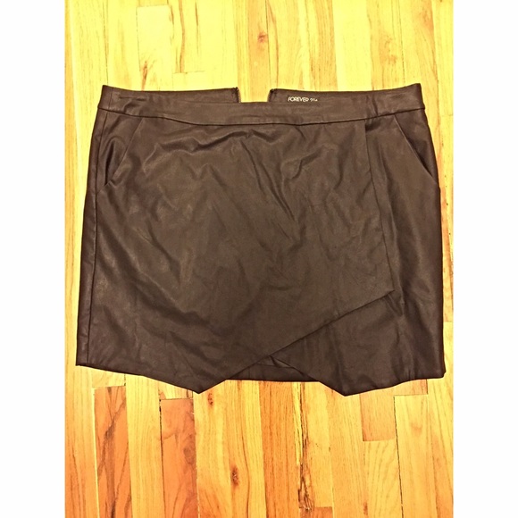 F21+ LEATHER SKIRT
